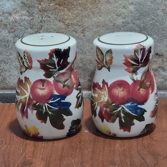 WCL Fruit Leaf Salt Pepper Shakers Cream Autumn Colors Ceramic Fall Thanksgiving - Picture 1 of 9